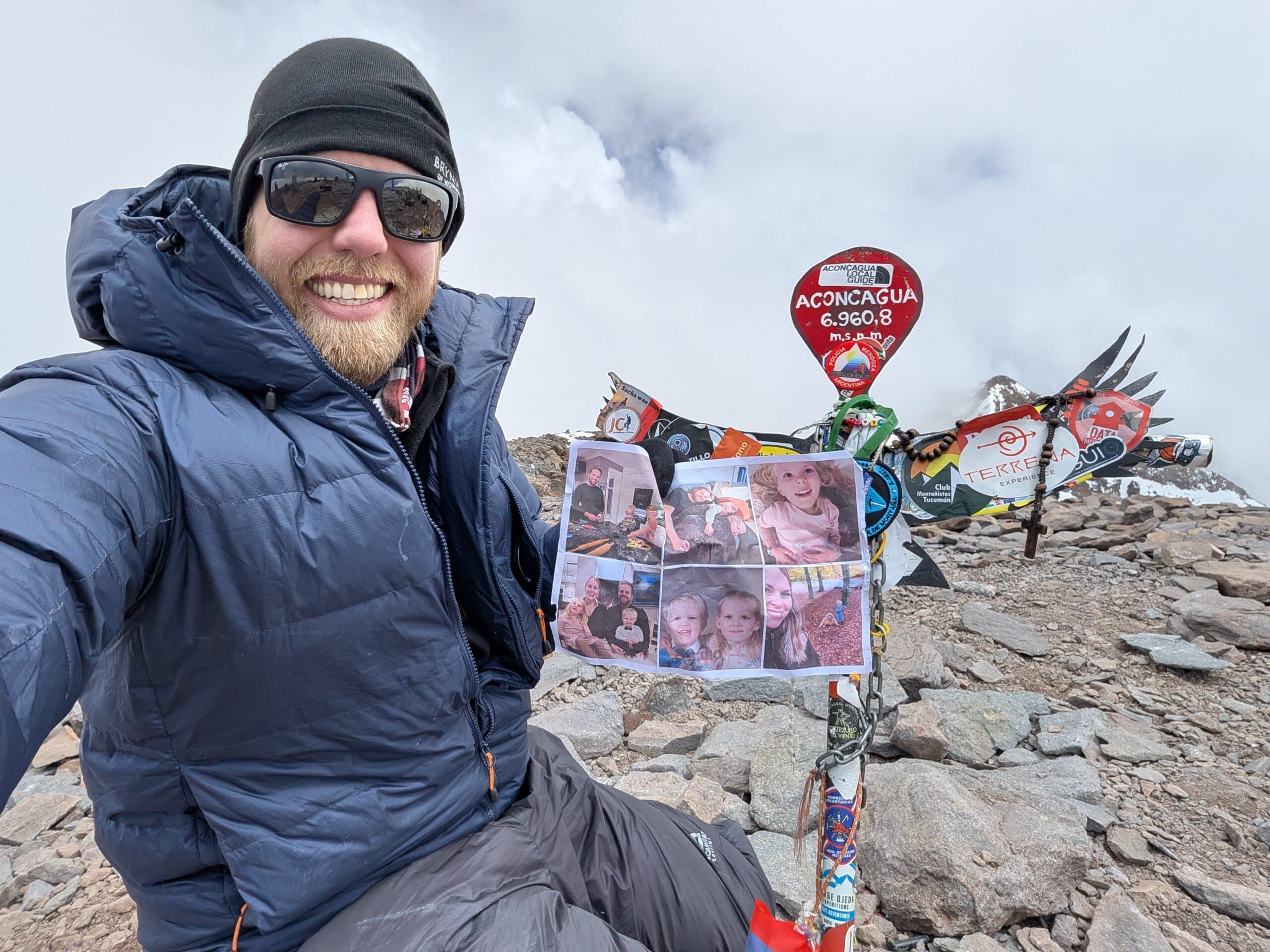 selfie av sondre på toppen av aconcagua